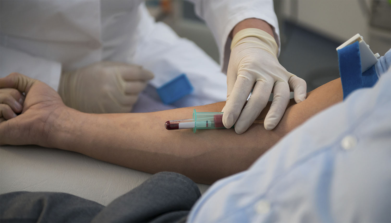 Prise de sang et vaccination à domicile